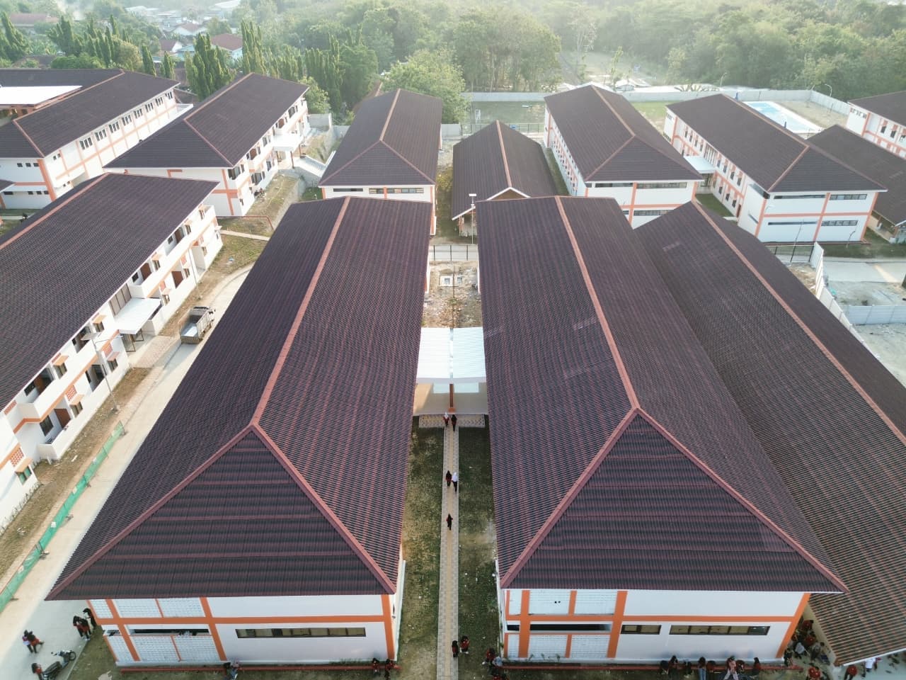 Deretan gedung asrama siswa dilihat dari udara